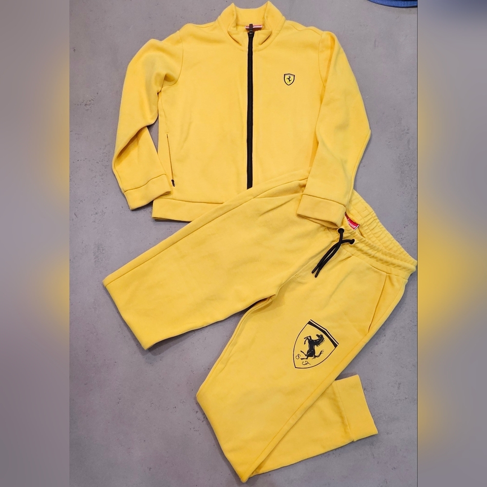 Beautiful Ferrari sweatshirt set.